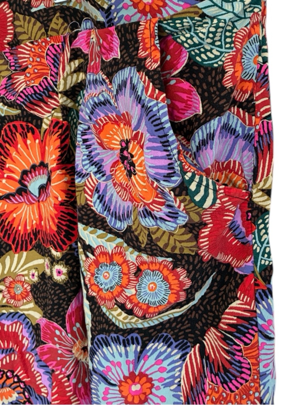 Torrid Multicolor Floral Smocked Waist Shorts Size 6 - Picture 2 of 6